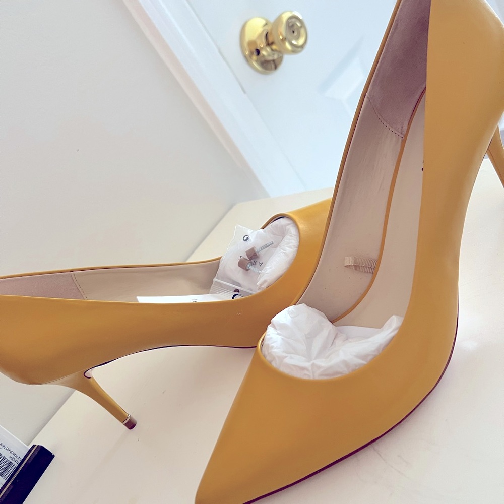 Zara Yellow Mustard Pumps